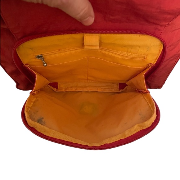 Baggallini uptown sling style crossbody bag - Picture 2 of 5